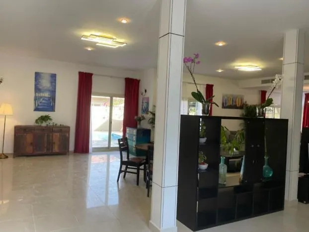 Villa 69, Sh-Kasa St - Umm Suqeim Umm Suqeim 2 - Dubai